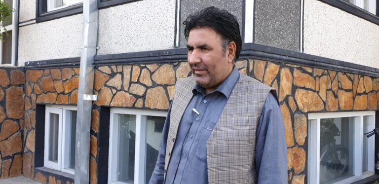 one casheir were released from escaper