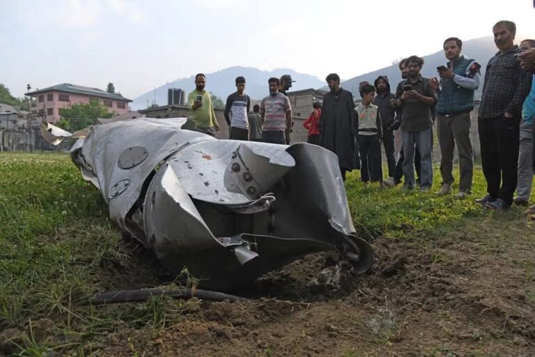 د هند جمو او کشمیر کې ۳ جنګي الوتکې غورځېدلي